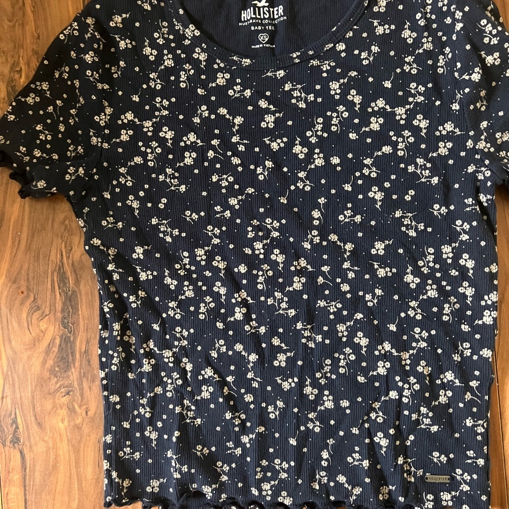 Hollister Women’s/Teens tops size Xs
